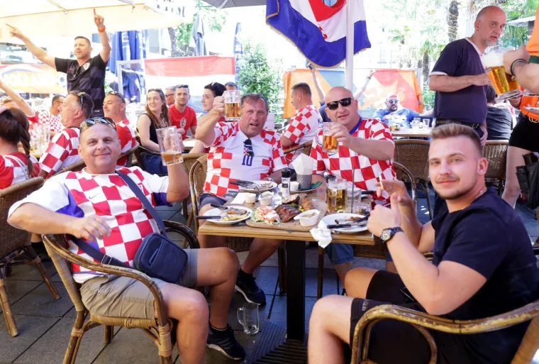 Kakva atmosfera na ulicama Rotterdama! Hrvati napravili svoju fan zonu, stigao i srebrni olimpijac