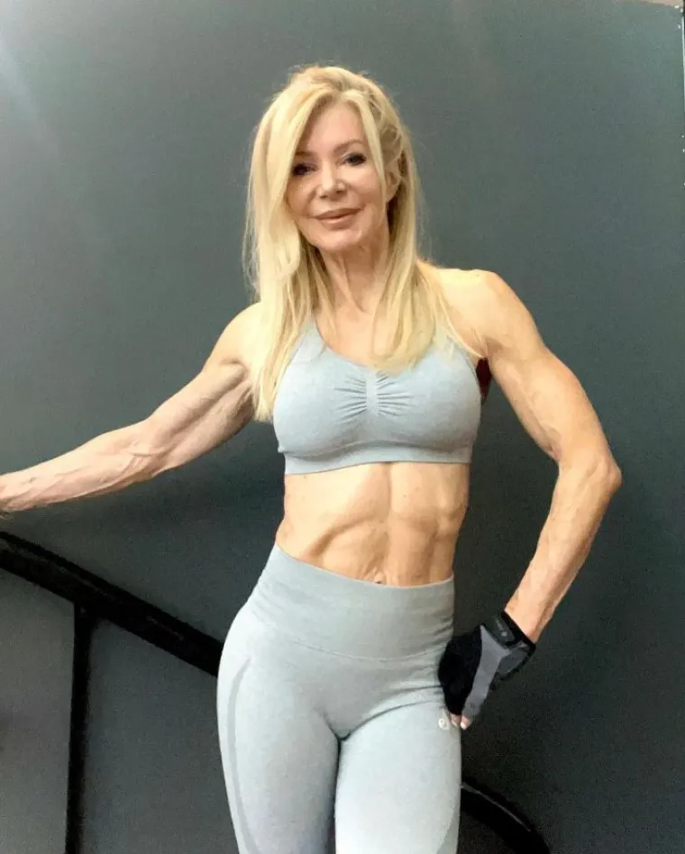 Baka bilderica zadivila trbu&scaron;njacima pa otkrila tajnu savr&scaron;eno zategnutog tijela: 'Ne bojim se masnoće...'