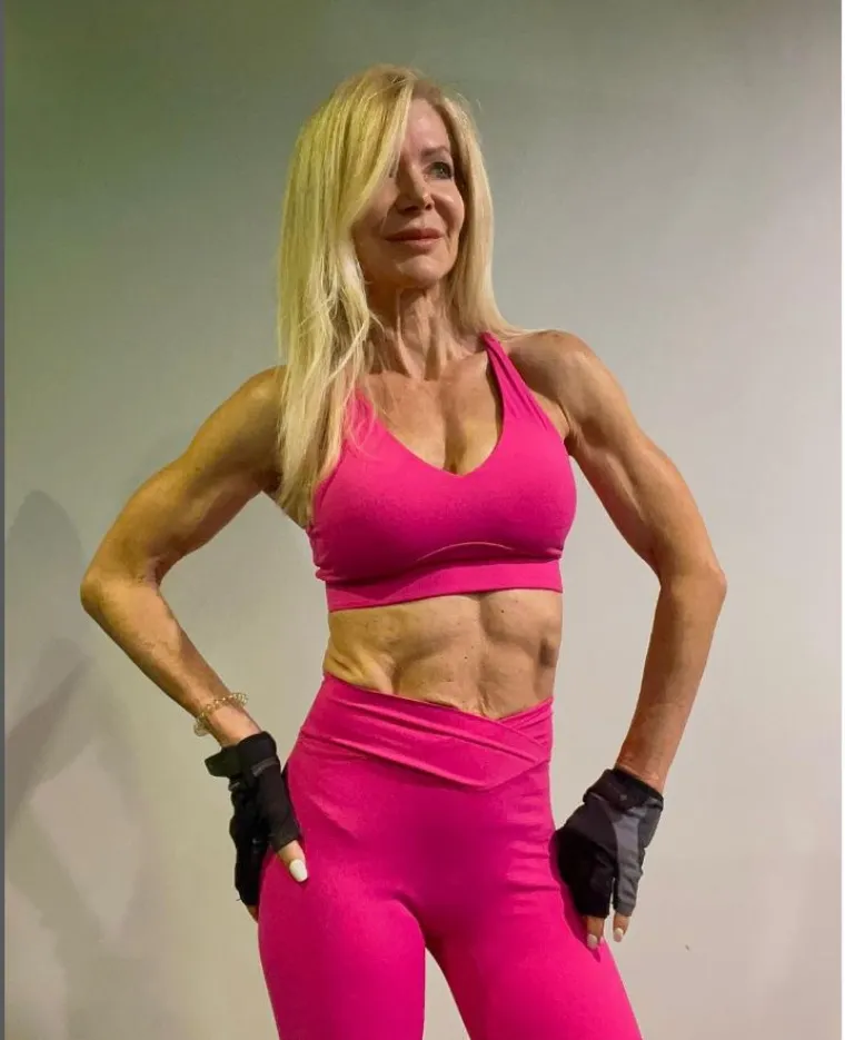 Baka bilderica zadivila trbu&scaron;njacima pa otkrila tajnu savr&scaron;eno zategnutog tijela: 'Ne bojim se masnoće...'