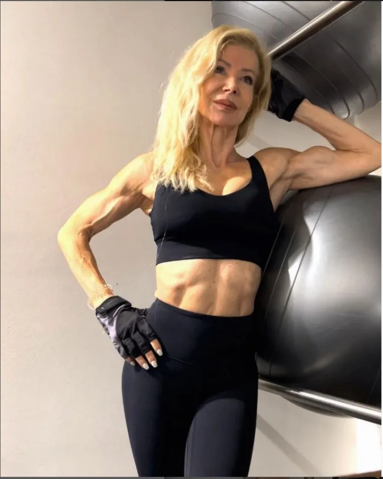 Baka bilderica zadivila trbu&scaron;njacima pa otkrila tajnu savr&scaron;eno zategnutog tijela: 'Ne bojim se masnoće...'