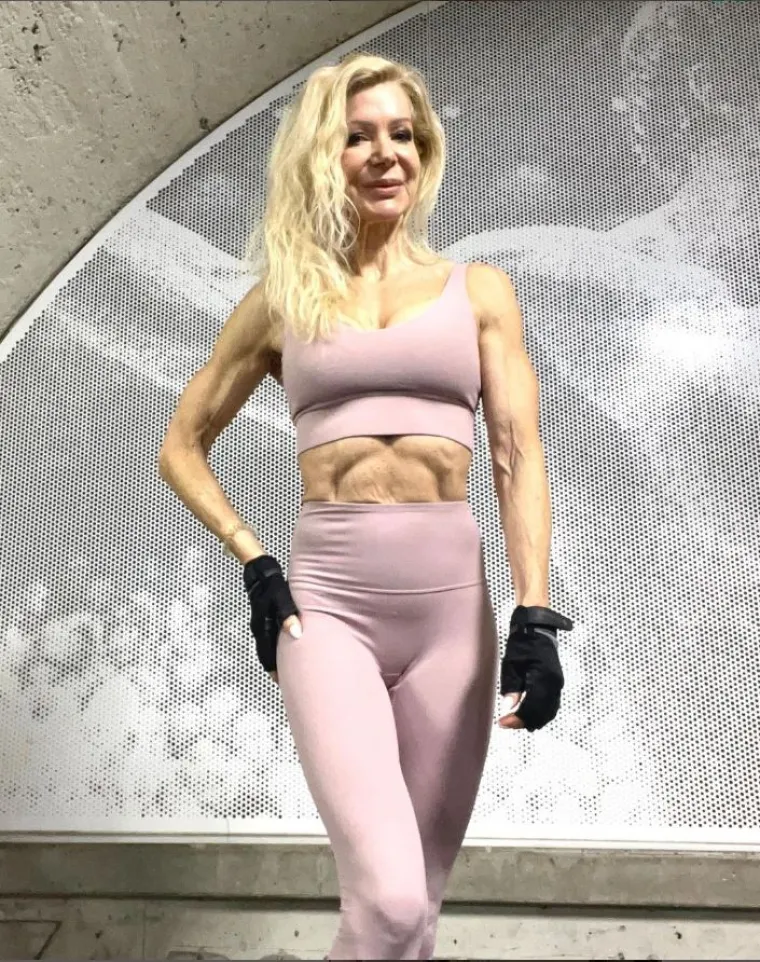 Baka bilderica zadivila trbu&scaron;njacima pa otkrila tajnu savr&scaron;eno zategnutog tijela: 'Ne bojim se masnoće...'