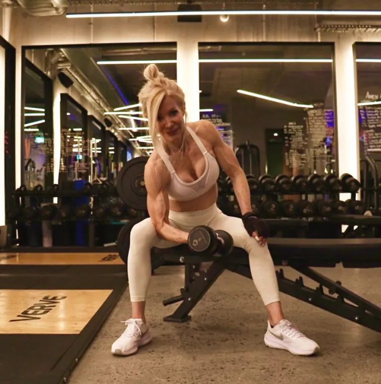 Baka bilderica zadivila trbu&scaron;njacima pa otkrila tajnu savr&scaron;eno zategnutog tijela: 'Ne bojim se masnoće...'