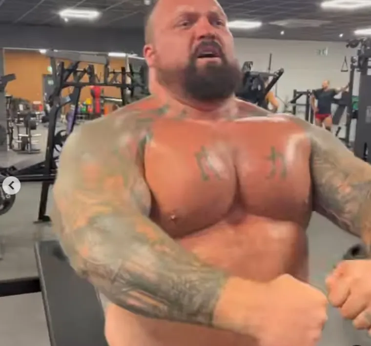 Eddie Hall pokazao da je &quot;čovjek planina&quot; i da opravdava nadimak &quot;zvijer.&quot;
