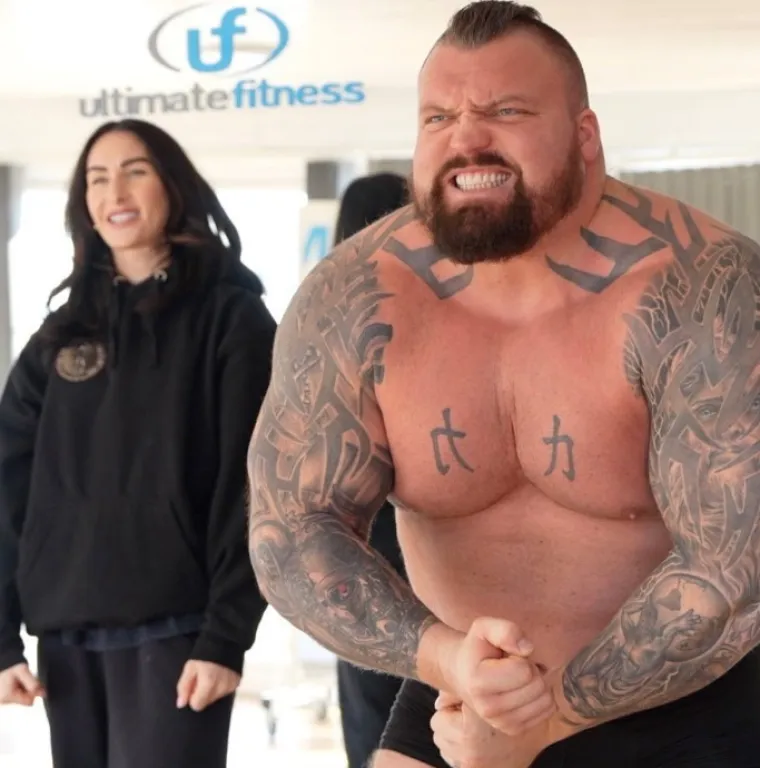 'Zvijer' šokirala izgledom svog torza koji je ogroman: 'Izvukao je u vježbi bar 500 kg'