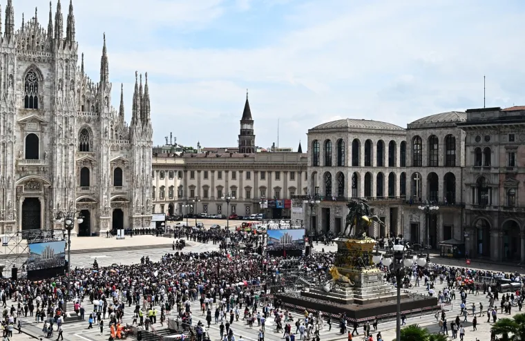 Uz talijansku himnu, AC Milan i stranku Forza Talijani se oprostili od Silvia Berlusconija. Pokopan bivši premijer