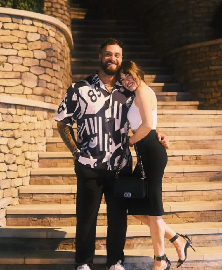 Ovaj granitni mu&scaron;karac magnet je za žene koje padaju u nesvjest kad ga vide bez majice: No, sve ima svoju cijenu