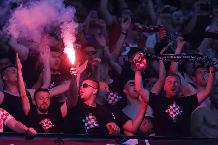 Jeste li primijetili &scaron;to su napravili hrvatski navijači u Rotterdamu? Na ovo sigurno ni u HNS-u ne gledaju blagonaklono