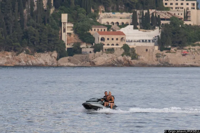 Bivši zaručnik Jennifer Lopez u Dubrovniku! Famozni Alex Rodriguez uživa na našoj obali sa zgodnom odabranicom