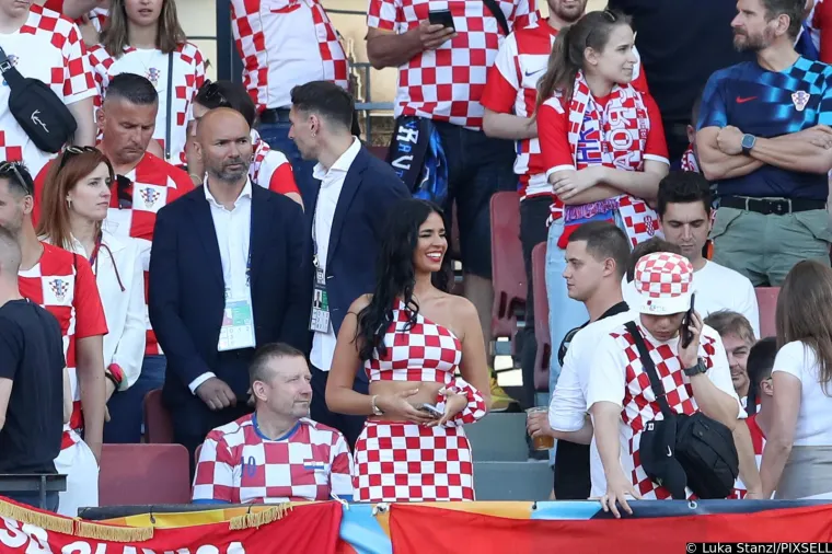 Ivanin seksepil mijenja zakone fizike: &Scaron;to se dogodilo tribinama? Knoll je ispala savr&scaron;eno, ali sjedala su 'fasovala'