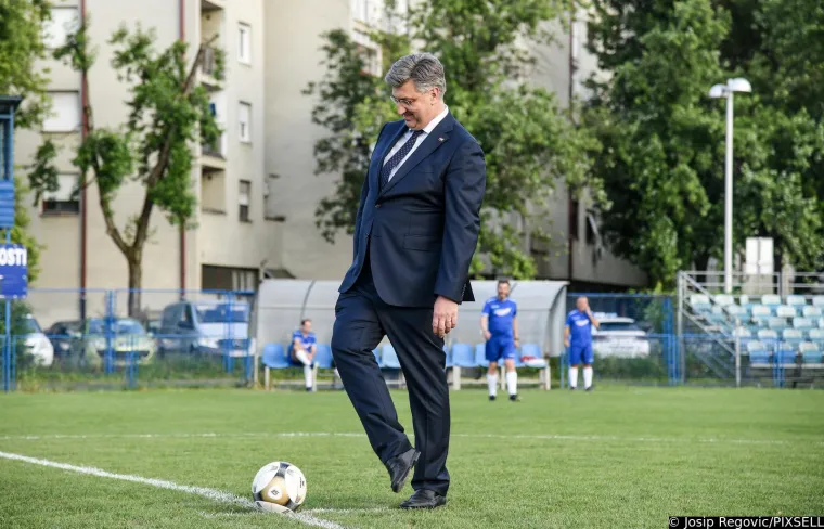 Nabrijani Jandroković odigrao utakmicu života, stari lisac Šeks pun trikova, a stidljivi Plenki kao da nije znao što bi s loptom