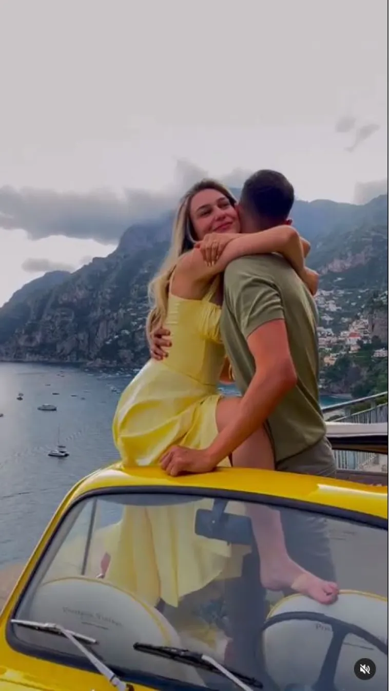 Sonja Kovač nikad provokativnija! Izvijala se u bikiniju pa guzu isturila prema kameri: 'Opet nam radi&scaron; srčane mane'