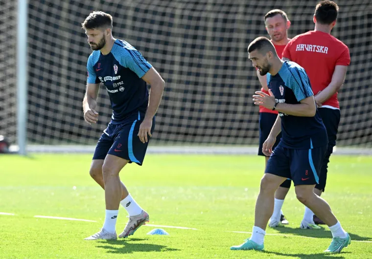 Ma vidi ti to tko se ukazao na treningu Vatrenih u Nizozemskoj: Oku fotoreportera to nije promaknulo