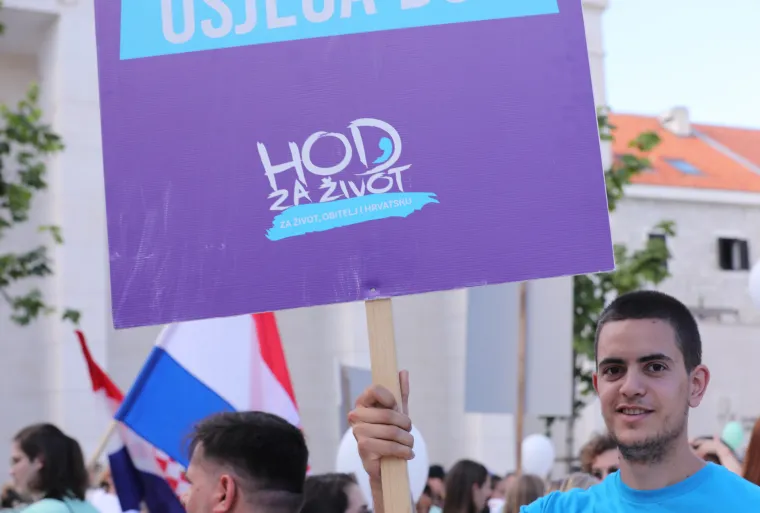 "Da bi bija velik prvo moraš bit mal! I u Splitu se hodalo za život: Skupilo se oko 2000 ljudi
