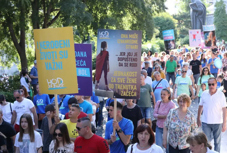 "Da bi bija velik prvo moraš bit mal! I u Splitu se hodalo za život: Skupilo se oko 2000 ljudi