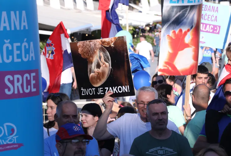 "Da bi bija velik prvo moraš bit mal! I u Splitu se hodalo za život: Skupilo se oko 2000 ljudi