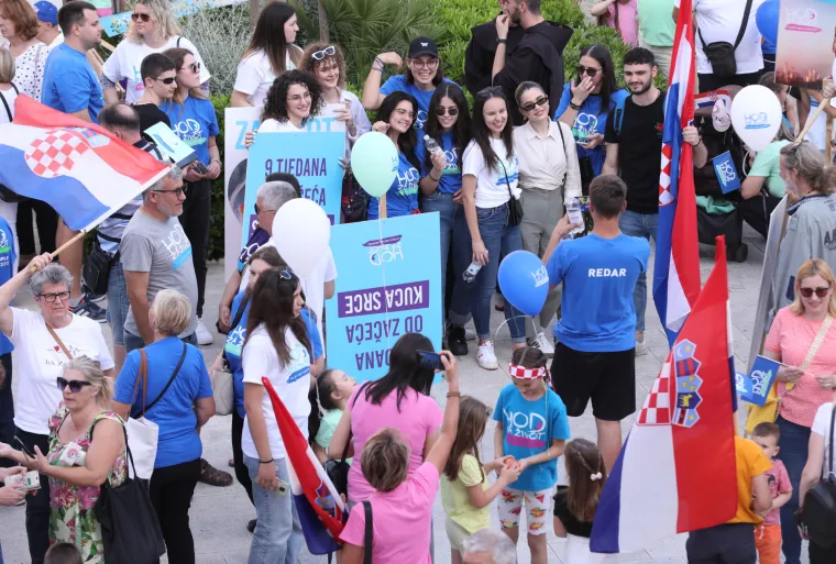 "Da bi bija velik prvo moraš bit mal! I u Splitu se hodalo za život: Skupilo se oko 2000 ljudi