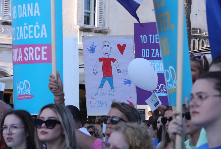 "Da bi bija velik prvo mora&scaron; bit mal! I u Splitu se hodalo za život: Skupilo se oko 2000 ljudi