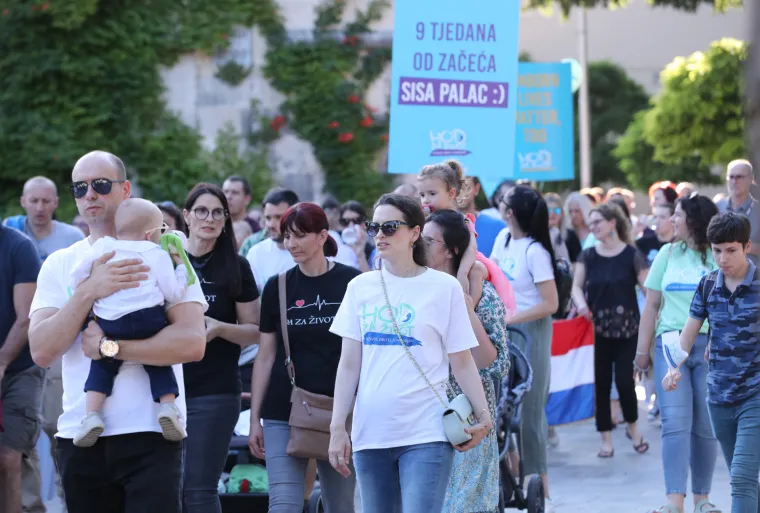 "Da bi bija velik prvo mora&scaron; bit mal! I u Splitu se hodalo za život: Skupilo se oko 2000 ljudi