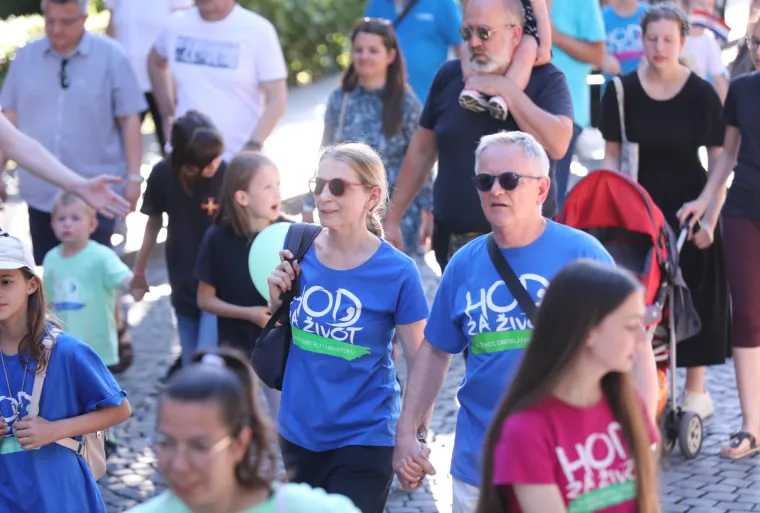 "Da bi bija velik prvo mora&scaron; bit mal! I u Splitu se hodalo za život: Skupilo se oko 2000 ljudi