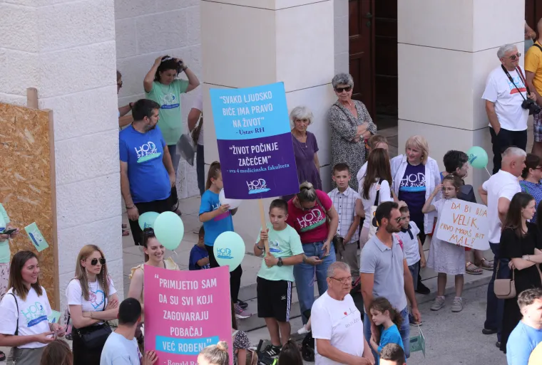 "Da bi bija velik prvo mora&scaron; bit mal! I u Splitu se hodalo za život: Skupilo se oko 2000 ljudi