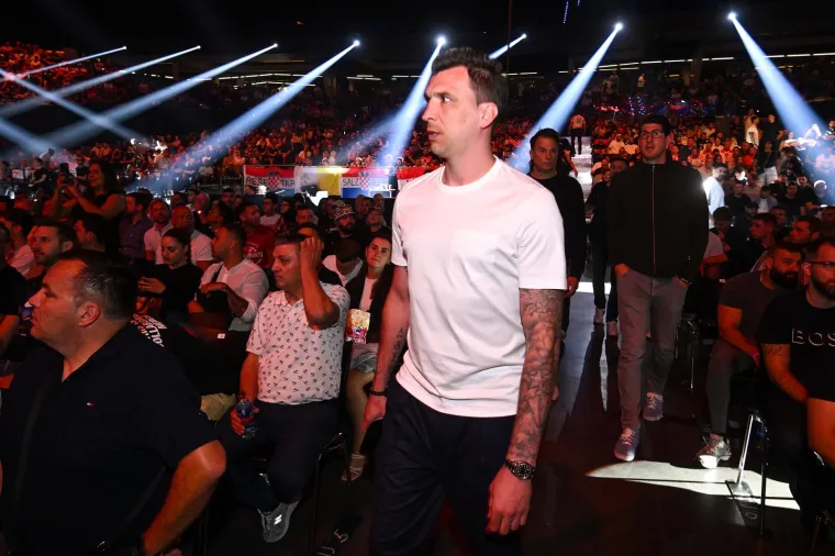 Obećanje je ispunjeno: Delegacija HNS-a u Rotterdamu stigla na borbu karijere Antonija Plazibata