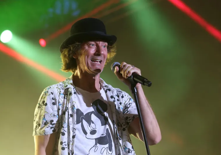 Psihomodo pop proslavio rođendan koncertom u Sigetu: Gobac se skinuo i zapalio publiku