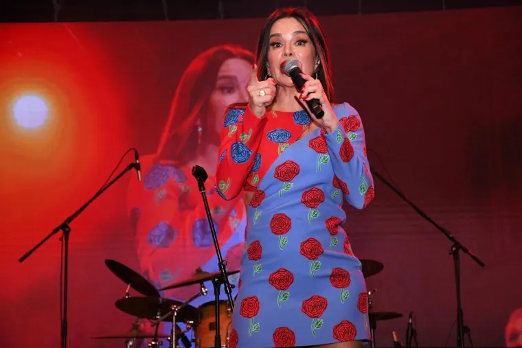 Severina zapalila publiku! Jedan obožavatelj je pokušao osvojiti porukom: 'Imam brod'
