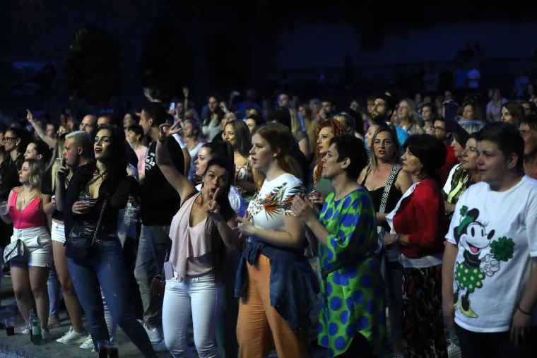 Colonia, E.T. i Karma rasplesali Opatiju poznatim dance hitovima iz devedesetih