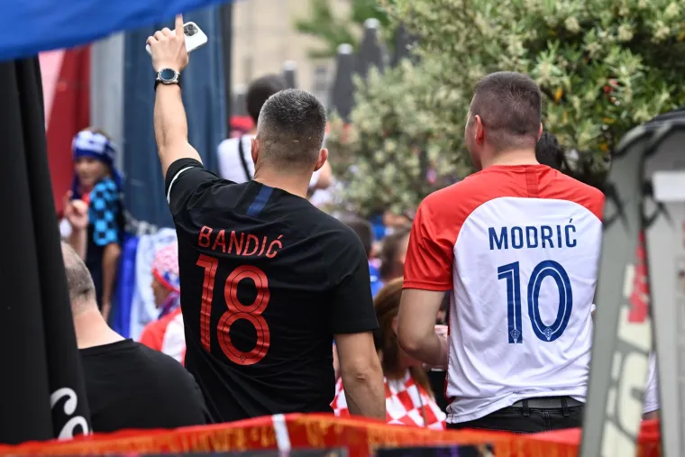 Navijači Vatrenih su zagospodarili Rotterdamom: Kakva bi to fe&scaron;ta bila bez harmonike