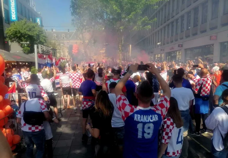 Hrvatski navijači u centru Rotterdama