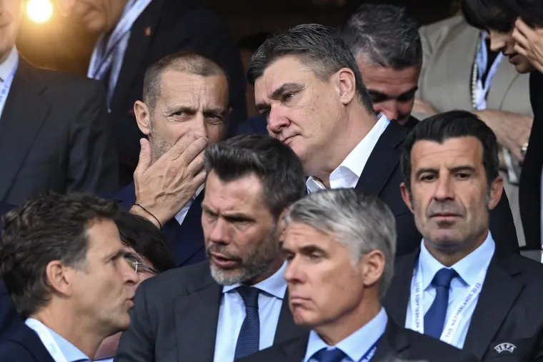 Kamere uhvatile Milanovića na tribinama, prilična je gužva u svečanoj loži, a svi se pitaju &scaron;to je to govorio?