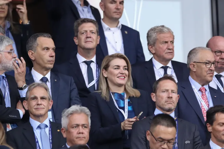 Vatrene s tribina bodre Milanović, Brnjac i Boban. U svečanu ložu stigao i Antonio Plazibat
