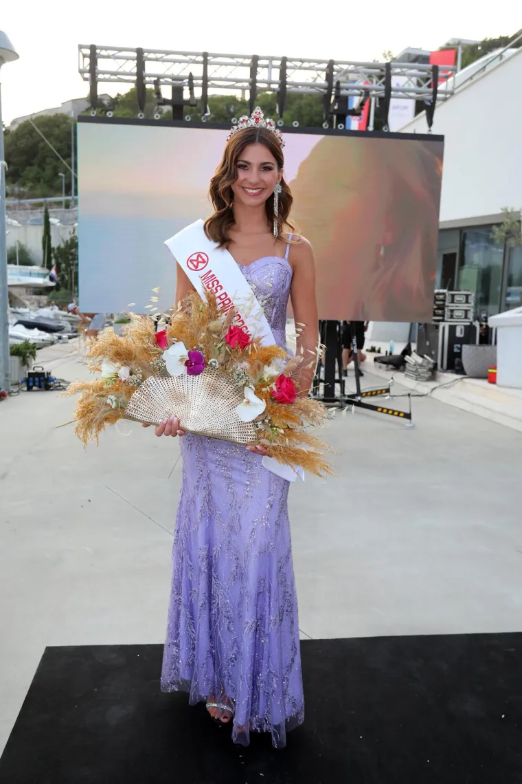 Ne zna se koja je ljep&scaron;a i zanosnija: Pogledajte ove prekrasne žene, ponos jedne na&scaron;e županije!