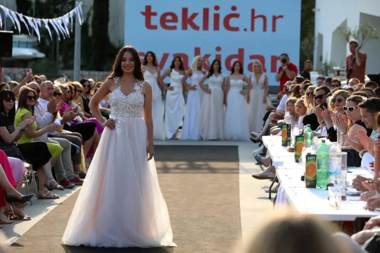 Ne zna se koja je ljep&scaron;a i zanosnija: Pogledajte ove prekrasne žene, ponos jedne na&scaron;e županije!