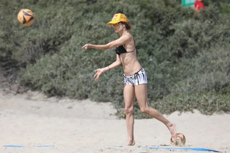 Anđelica se malo zaigrala na plaži i pokazala za&scaron;to je najtraženija manekenka svijeta