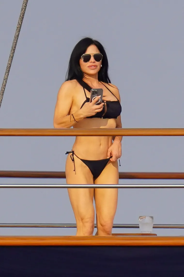 Zaručnica Jeffa Bezosa priredila pravi show za paparazze na jahti vrijednoj pola milijarde dolara