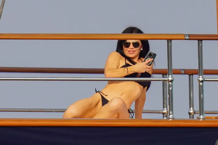 Zaručnica Jeffa Bezosa priredila pravi show za paparazze na jahti vrijednoj pola milijarde dolara