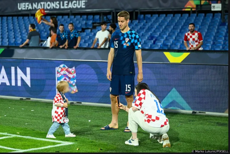 Vatrenog Marija Pašalića s tribina je bodrila najslađa podrška: Maleni se poslije napete utakmice pošteno rastrčao po igralištu