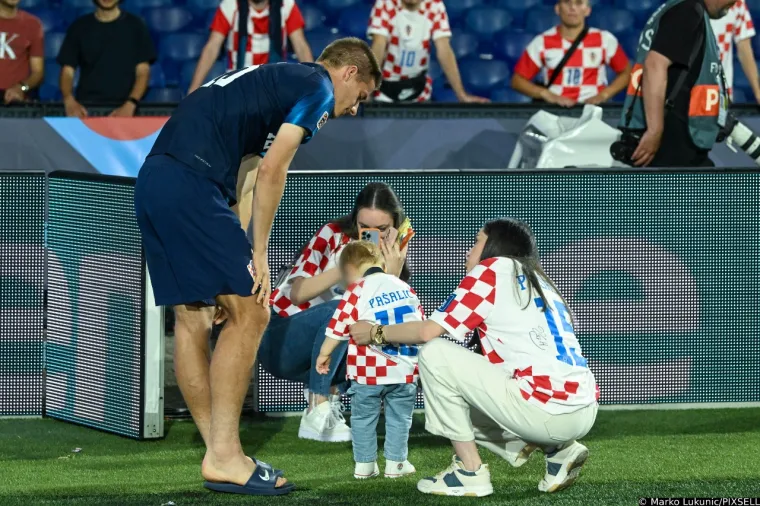Vatrenog Marija Pašalića s tribina je bodrila najslađa podrška: Maleni se poslije napete utakmice pošteno rastrčao po igralištu