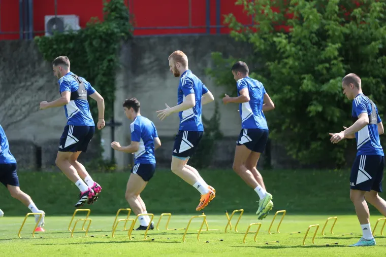 Dinamo počeo pripreme: Veliko pojačanje odradilo prvi trening, miljenik Maksimira iznenadio s novom frizurom