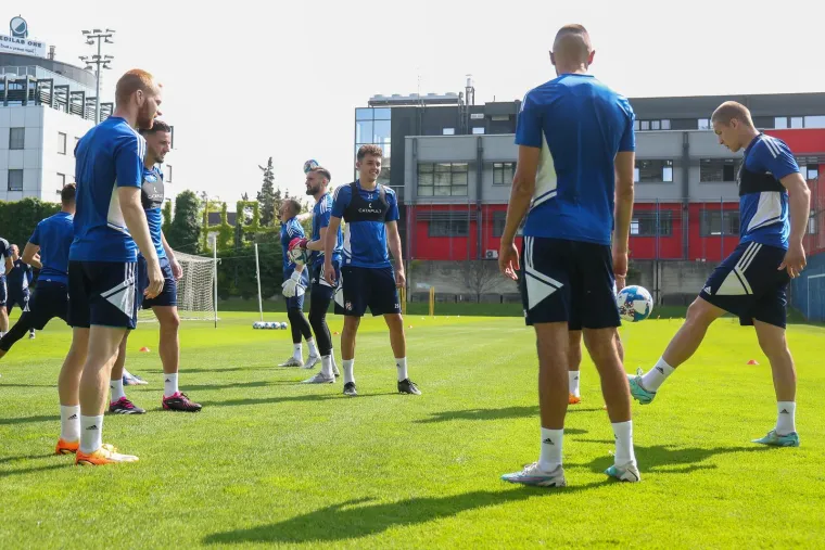 Novo Dinamovo pojačanje prvi put treniralo, zvijezda &scaron;okirala s novom frizurom
