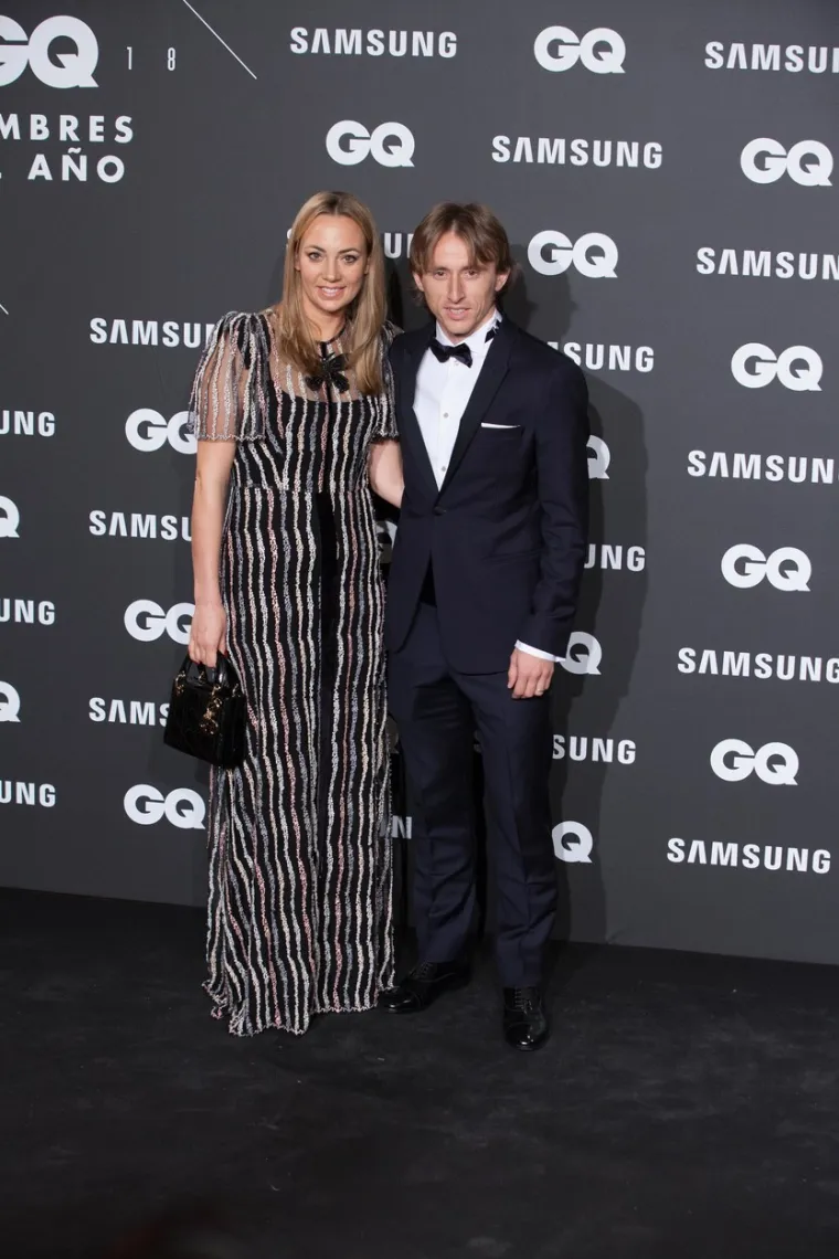 Luka Modrić odveo djevojku na plažu pa joj priu&scaron;tio uzbudljivih pola sata. Čale bio tik uz njih