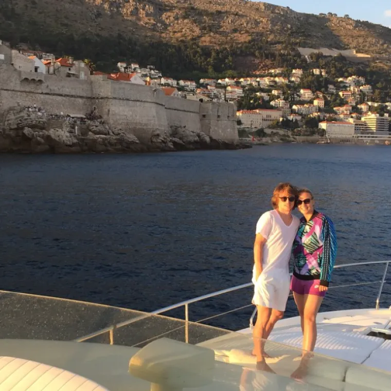 Luka je prvi put ugledao Vanju kada je njoj bilo 25, a njemu 19 godina. Zanosna plavu&scaron;a privukla mu je pogled kod stadiona Maksimir dok je on igrao za Dinamo, a sve ovo se odigralo u ljeto 2004. godine.