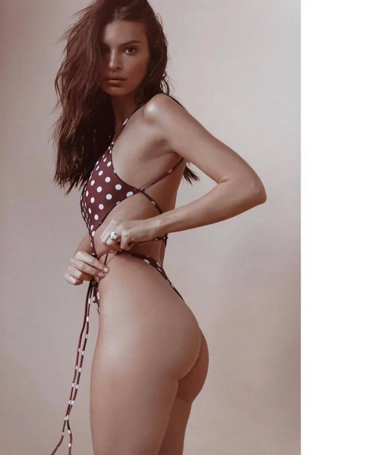 Emily Ratajkowski i kada ne tulumari izgleda fatalno seksi: Ovo je rezultat kada manekenka 'zgrabi' ono &scaron;to prvo vidi u ormaru