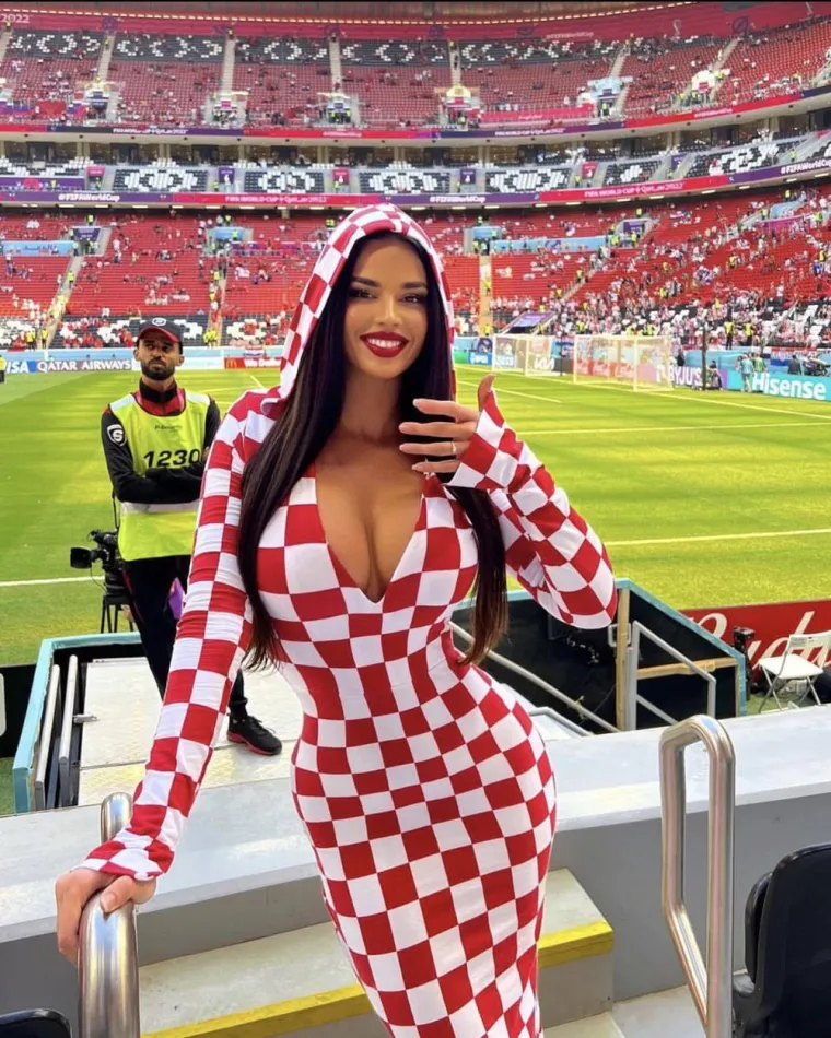 Nakon Lige nacija Ivana Knoll preplavila svjetske medije: 'Hrvatska supernavijačica ponovno na stadionu!'