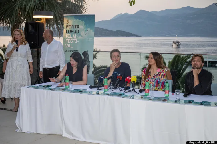 Edward Norton je na na&scaron;em predivnom Lopudu: Slavni glumac svojim je izjavama odu&scaron;evio sve prisutne