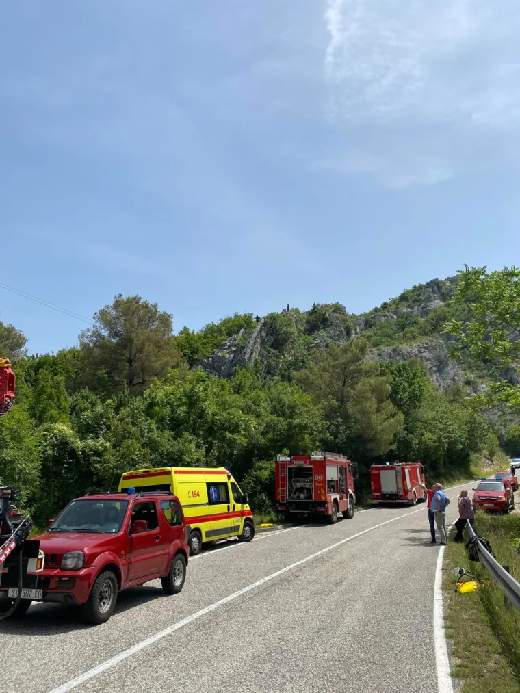 Pogledajte prve snimke s mjesta pada helikopetra. Našli su tijela i olupinu