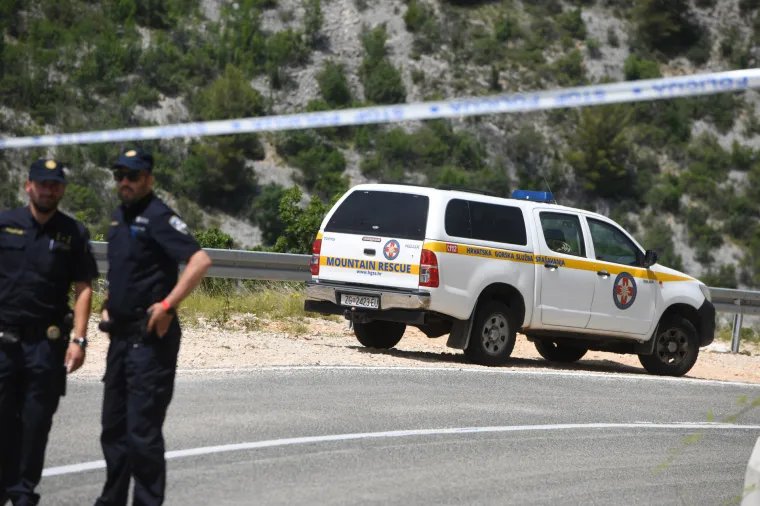 Pogledajte prve snimke s mjesta pada helikopetra. Našli su tijela i olupinu