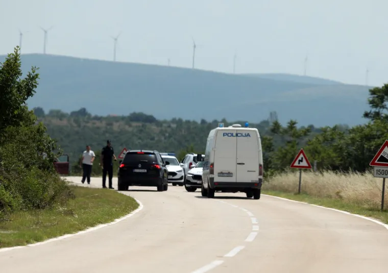 Pronađeni ostatci mađarskog helikoptera koji je pao kod Drni&scaron;a