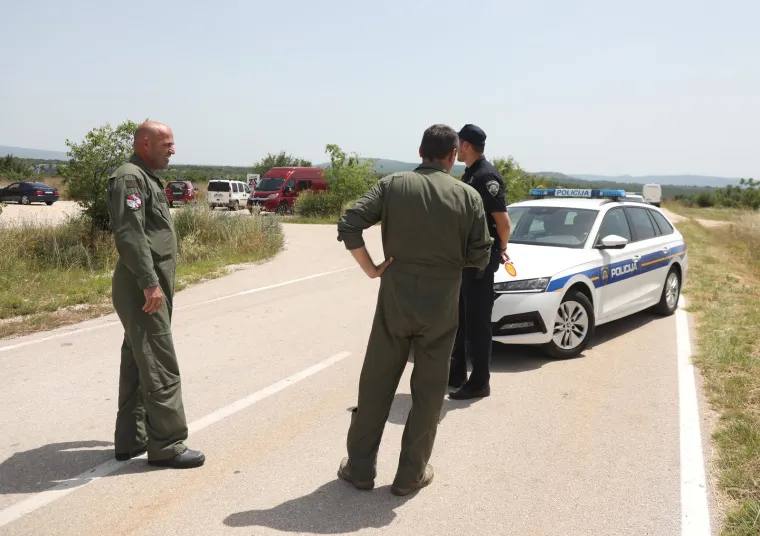 Pronađeni ostatci mađarskog helikoptera koji je pao kod Drni&scaron;a